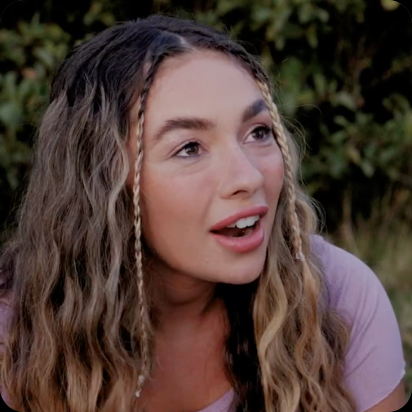 Leona Roberts als Lizzy